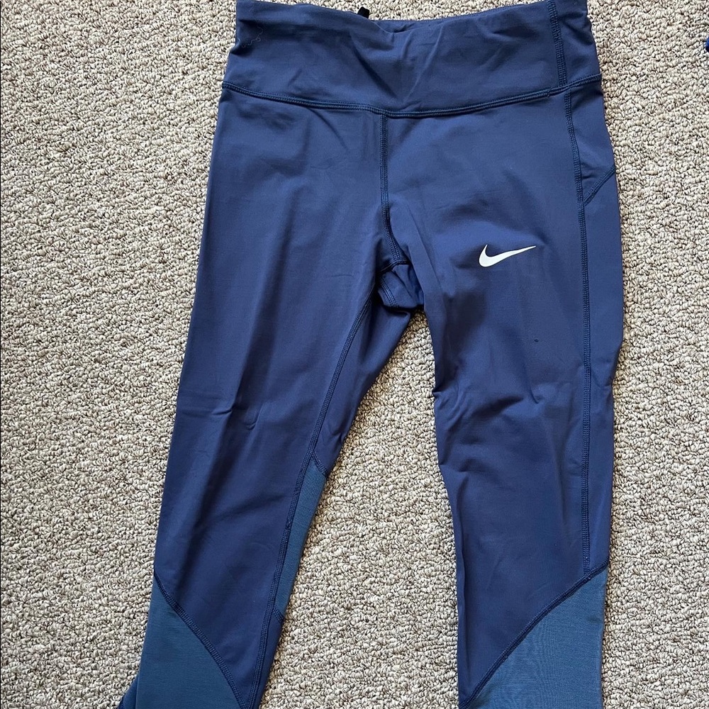 Cropped Nike leggings